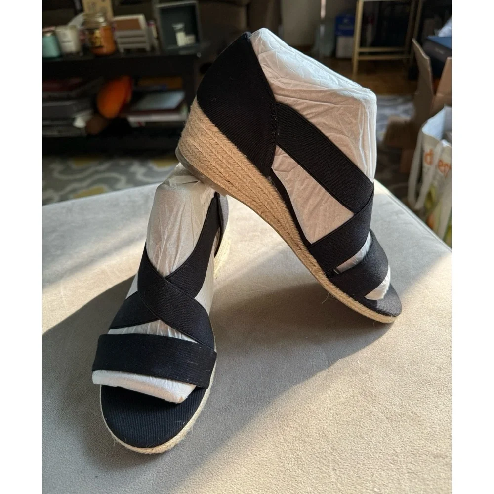 NWT! Black & Tan Espadrille Wedges, size 6, Life Stride